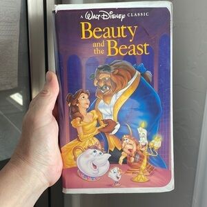 VINTAGE COLLECTABLE BLACK DIAMOND Disney Classics Beauty & the Beast VHS Tape.